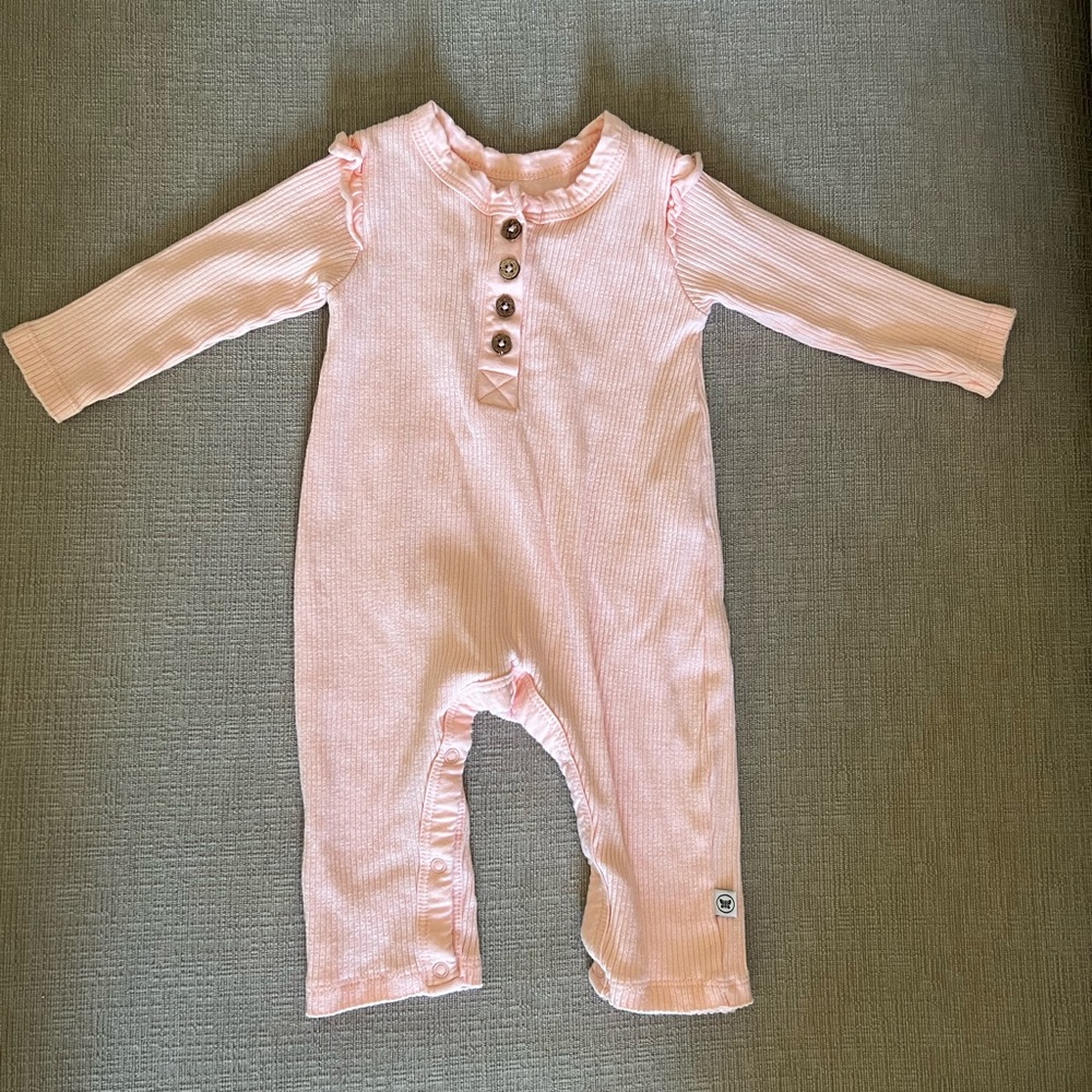 Honest Baby Organic Cotton Rib Ruffle Sleeve Coverall in Pink - size 0-3m